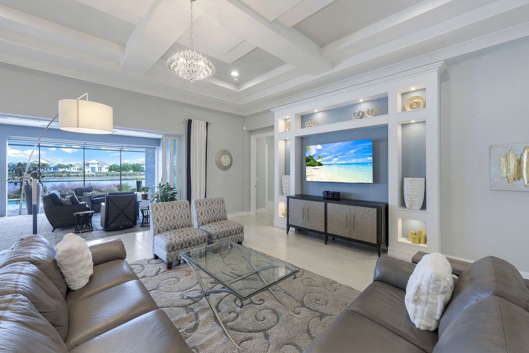 6177 Megans Bay Dr, Naples, FL 34112