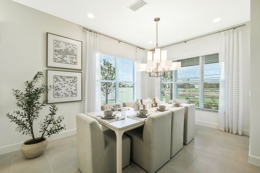 11805 Drake Ln, Naples, FL 34120