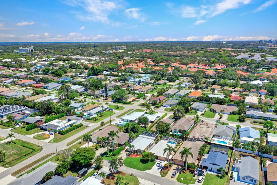 688 94th Ave N, Naples, FL 34108