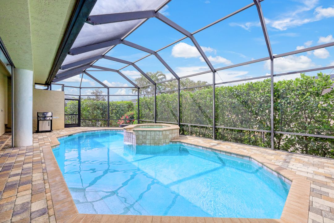 650 Amber Dr, Marco Island, FL 34145