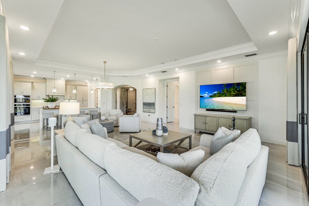 16347 Viansa Wy #202, Naples, FL 34110