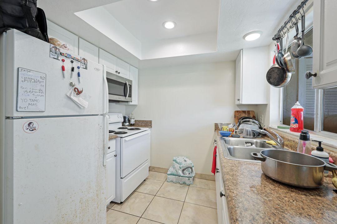 913 SE 13th St  #913/915, Cape Coral, FL 33990