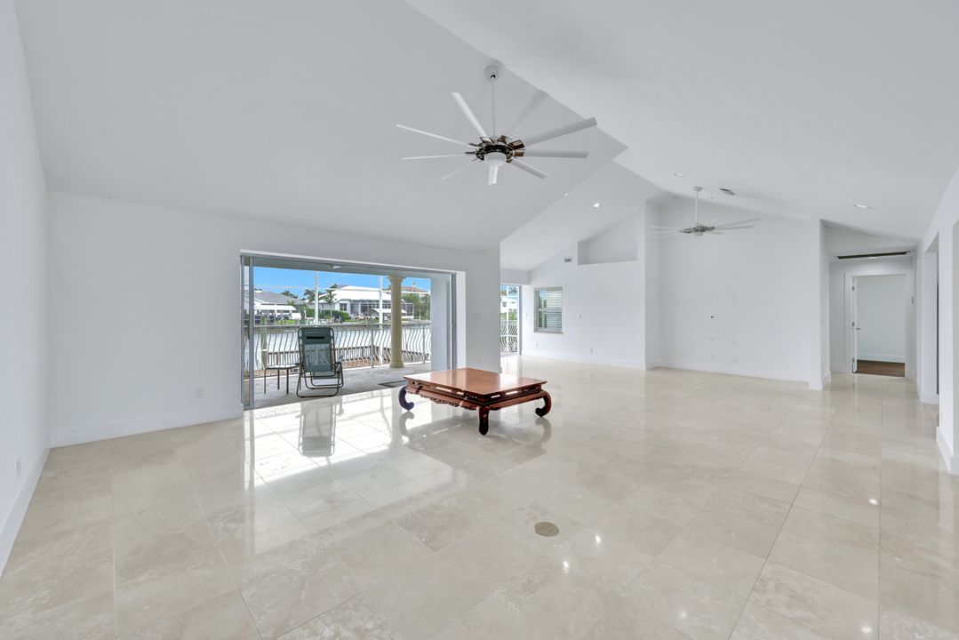 396 Conners Ave, Naples, FL 34108