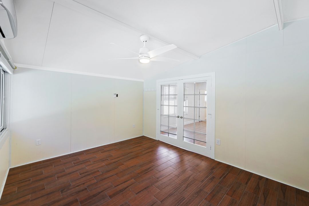 825 93rd Ave N, Naples, FL 34108