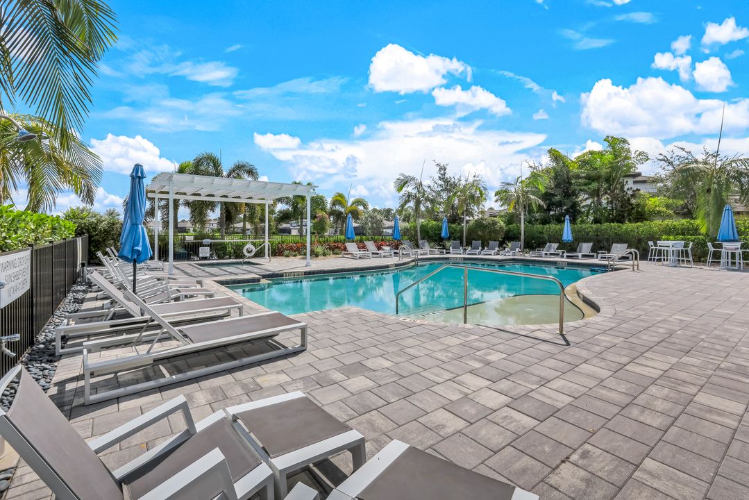 14788 Kingfisher Lp, Naples, FL 34120