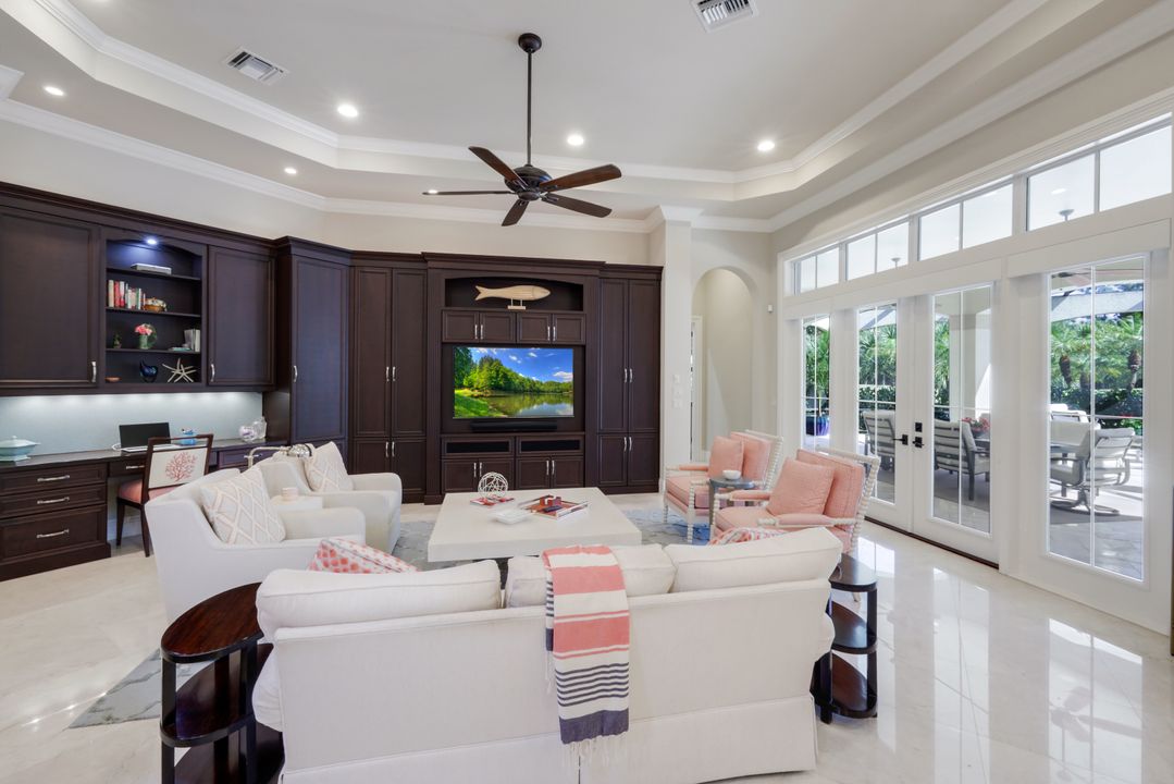 3122 Dahlia Way, Naples, FL 34105