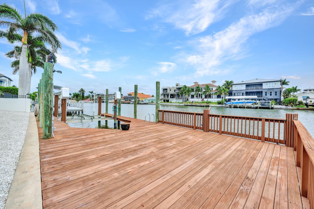 396 Conners Ave, Naples, FL 34108