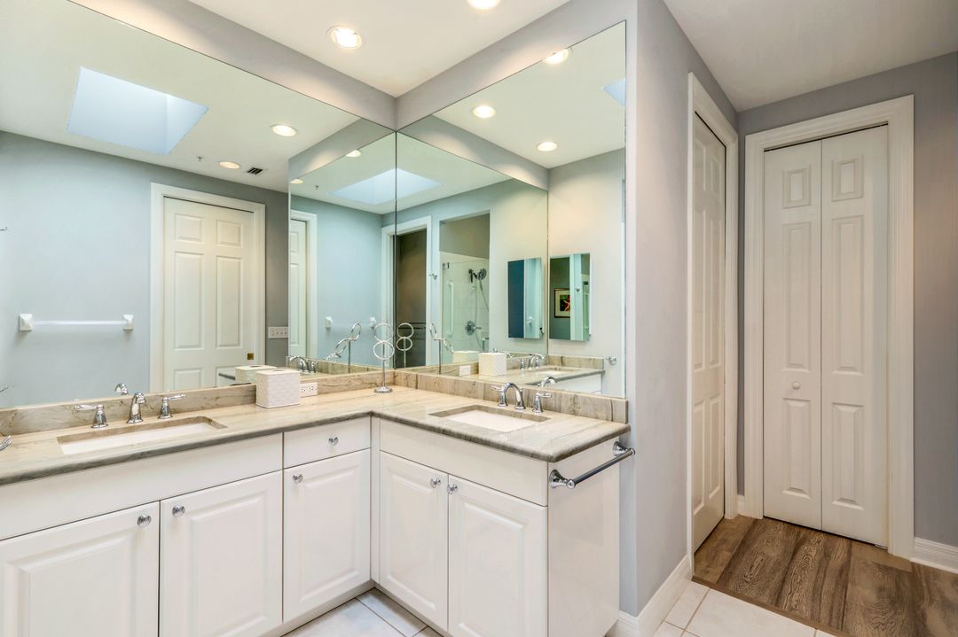 375 5th Ave S #305, Naples, FL 34102