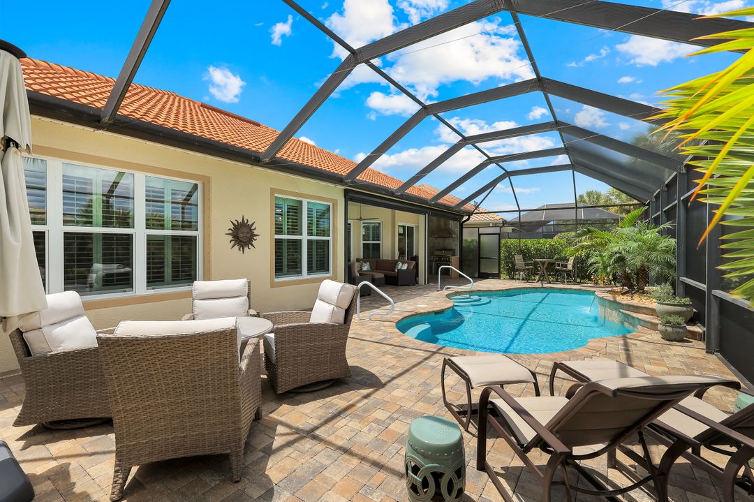 8223 Potomac Ln, Naples, FL 34104