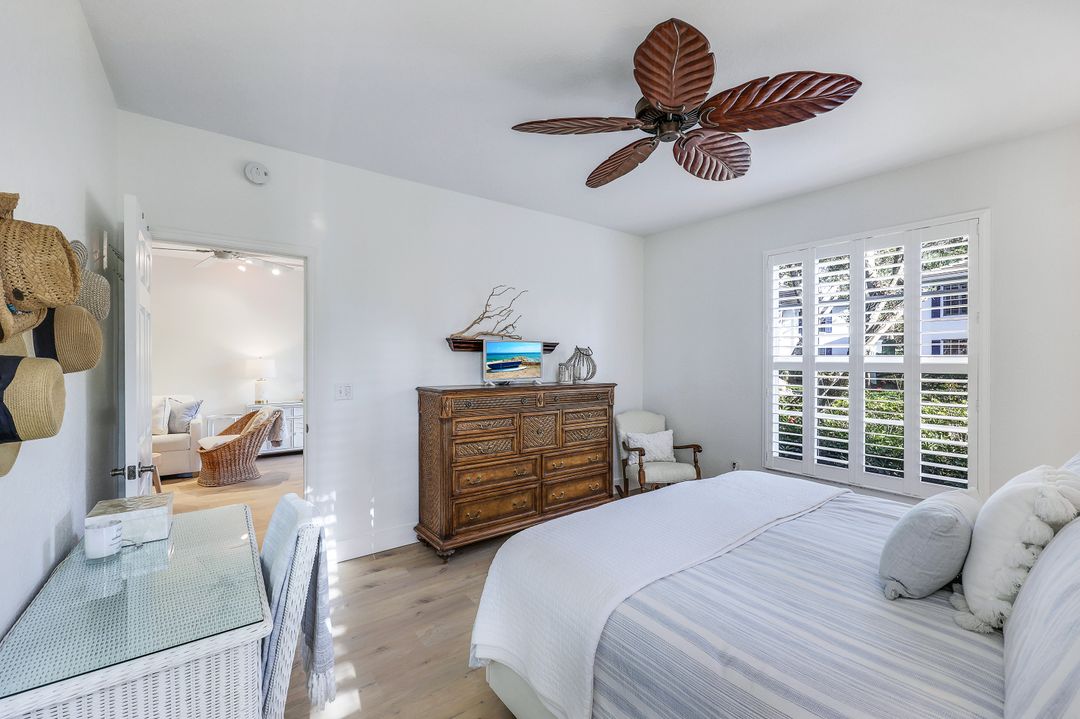 7108 Barrington Cir #2-102, Naples, FL 34108