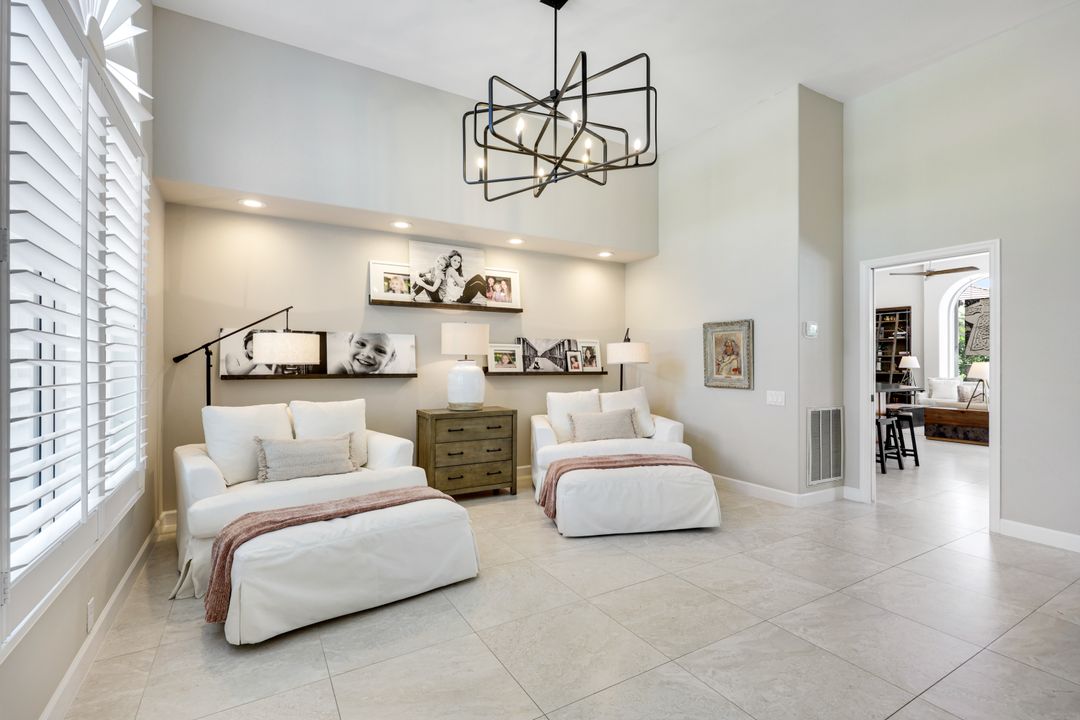 7998 Beaumont Ct, Naples, FL 34109