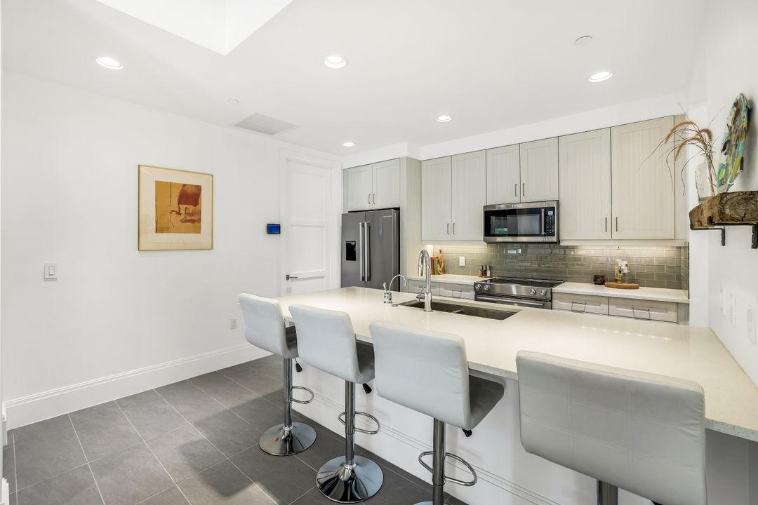 1035 3rd Ave S #215, Naples, FL 34102