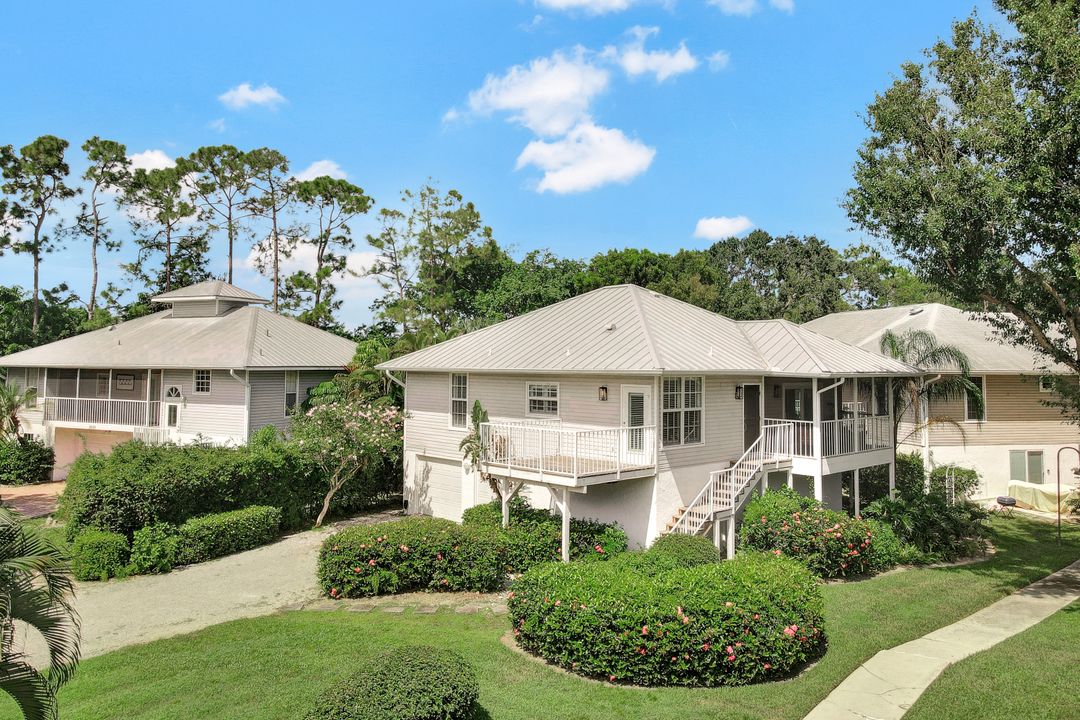 3625 Cottage Club Ln, Naples, FL 34105