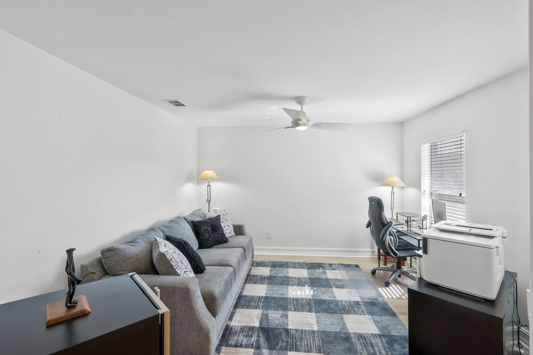 905 Carrick Bend Cir #201, Naples, FL 34110