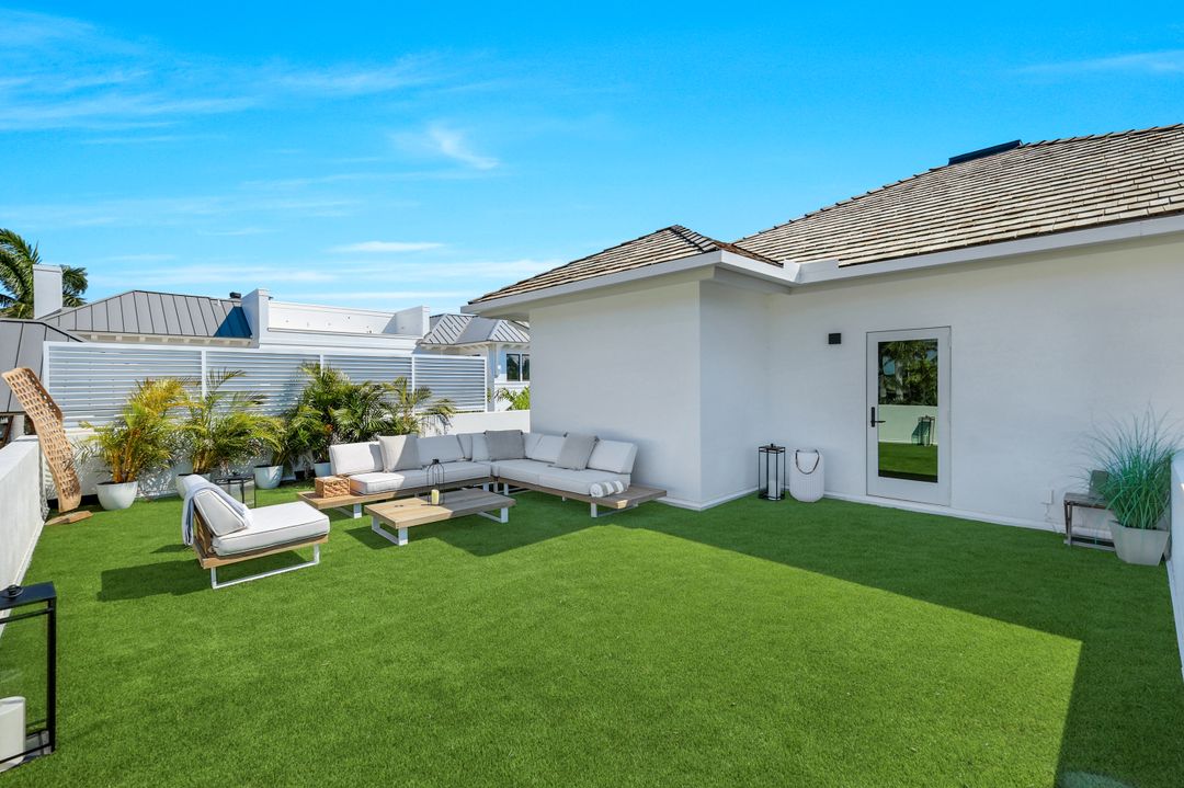 14 Sabre Ln, Naples, FL 34102