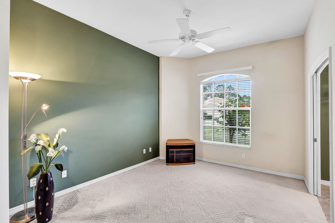 12715 Fox Ridge Dr, Bonita Springs, FL 34135