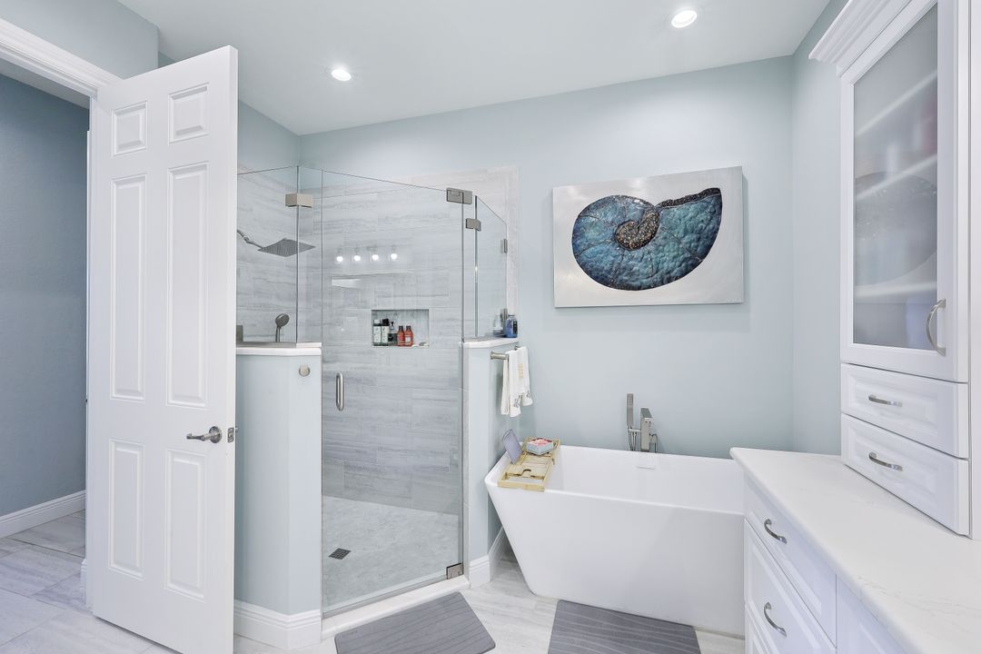 3093 Aviamar Cir #104, Naples, FL 34114