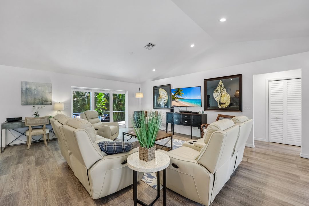 911 Ironwood Ct, Marco Island, FL 34145