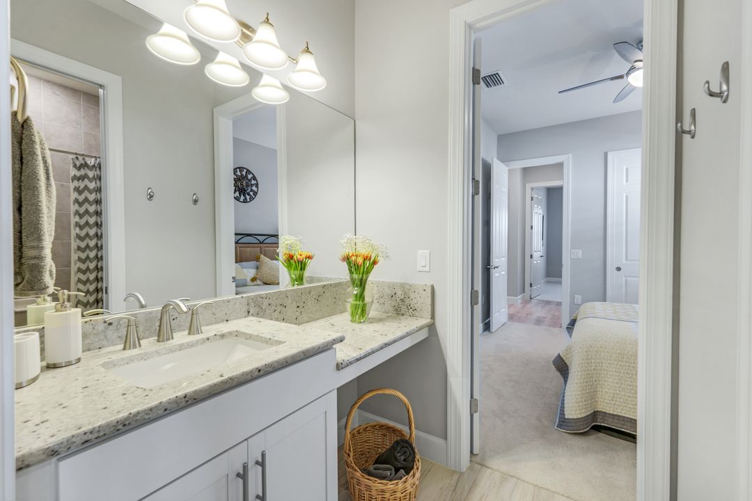 9428 Sanderling Ct, Naples, FL 34120