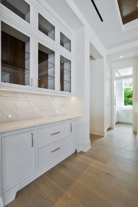 408 16th Ave S, Naples, FL 34102