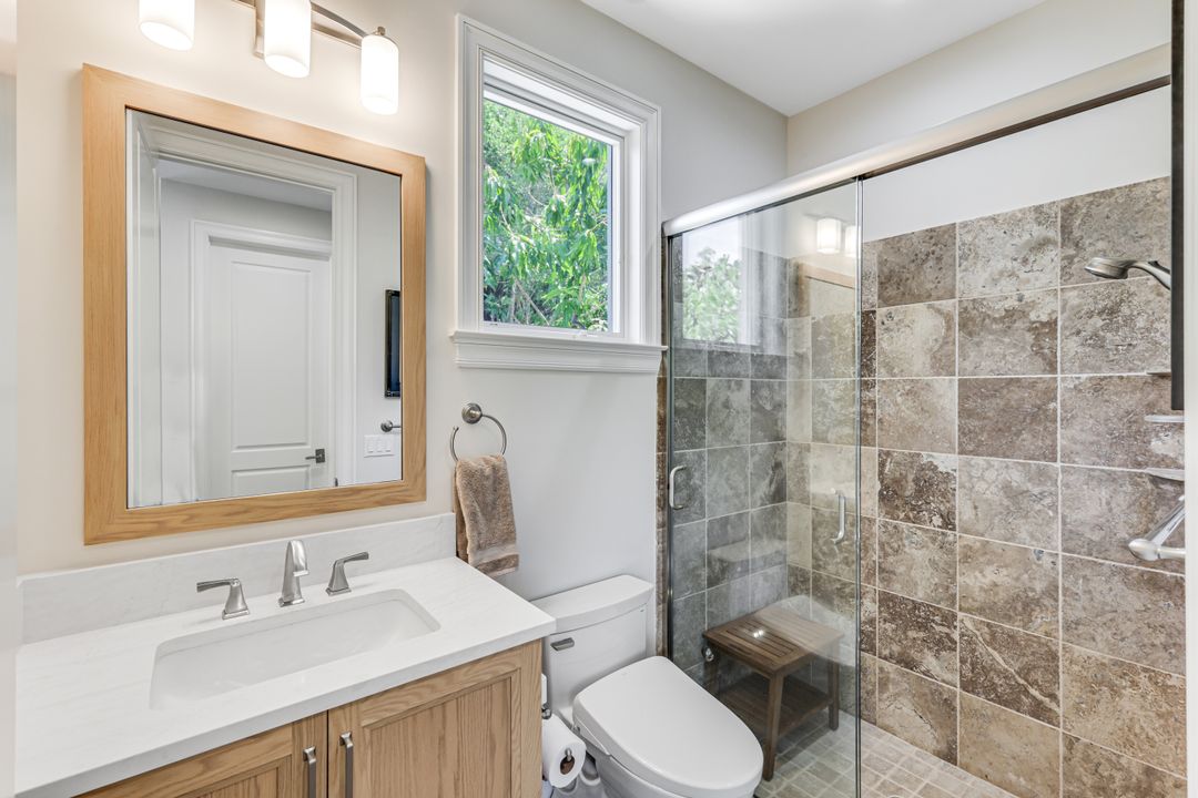 641 Pine Ct, Naples, FL 34102