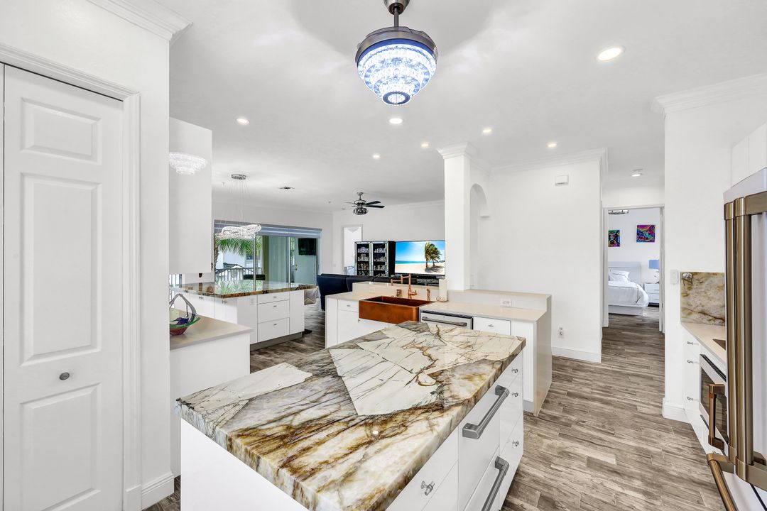 5040 Yacht Harbor Cir #6-201, Naples, FL 34112