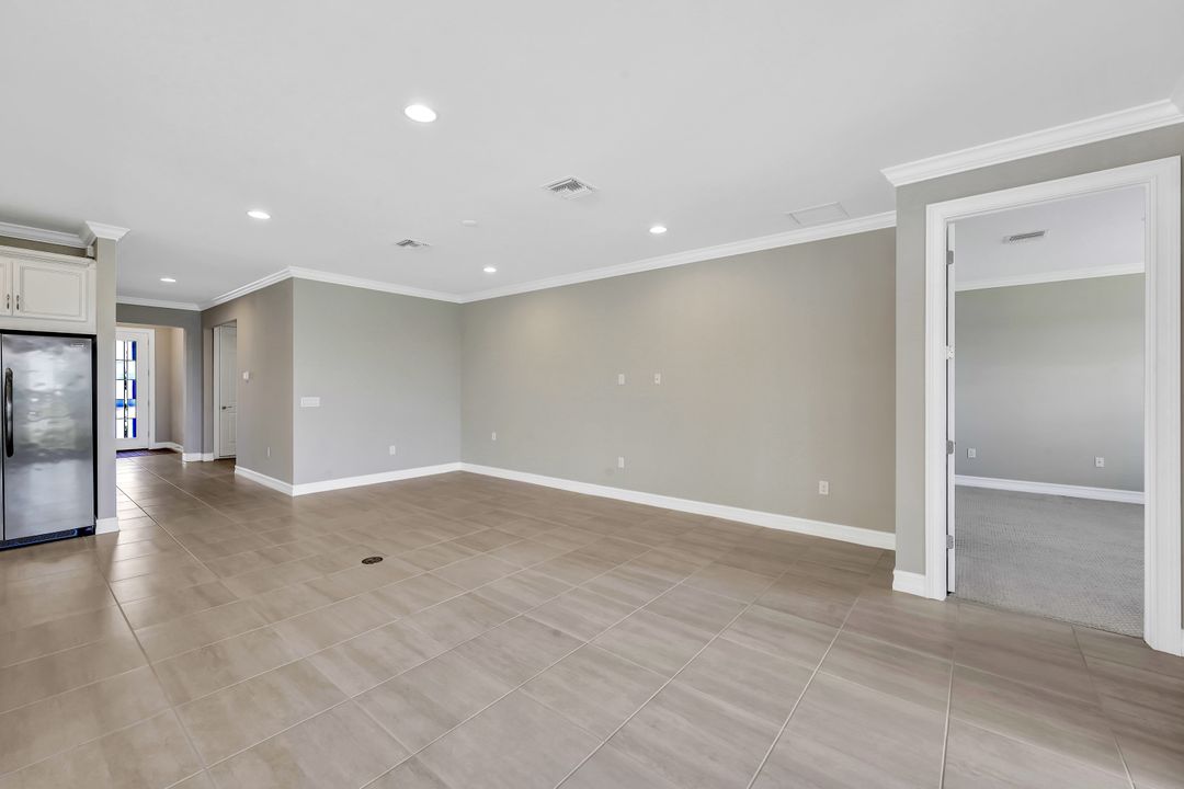 14704 Kelson Cir, Naples, FL 34114