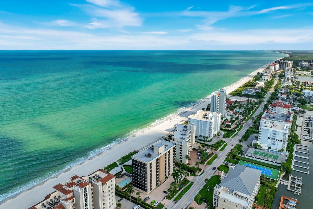 9653 Gulf Shore Dr #303, Naples, FL 34108