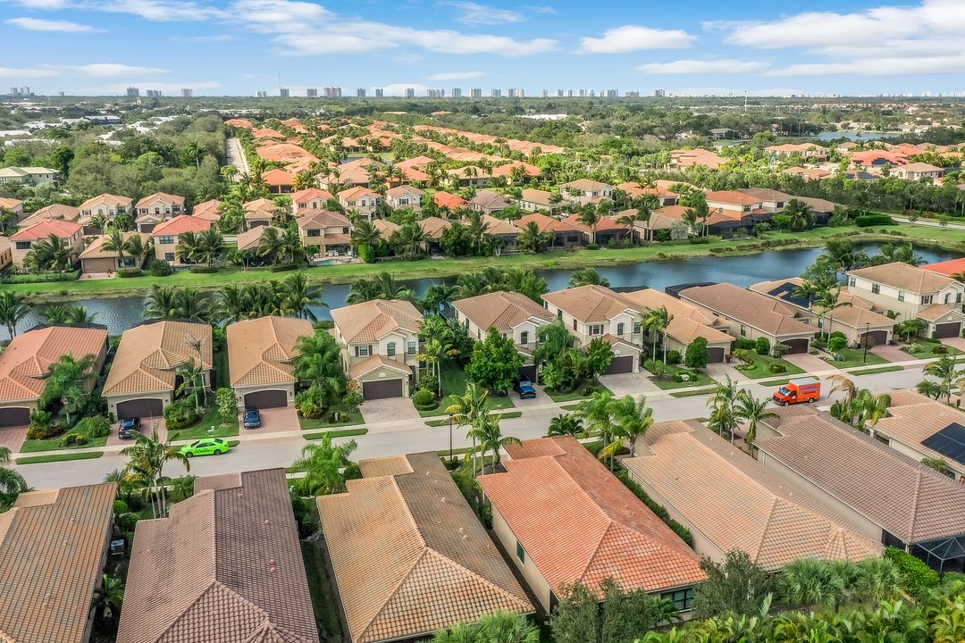 13644 Mandarin Cir, Naples, FL 34109