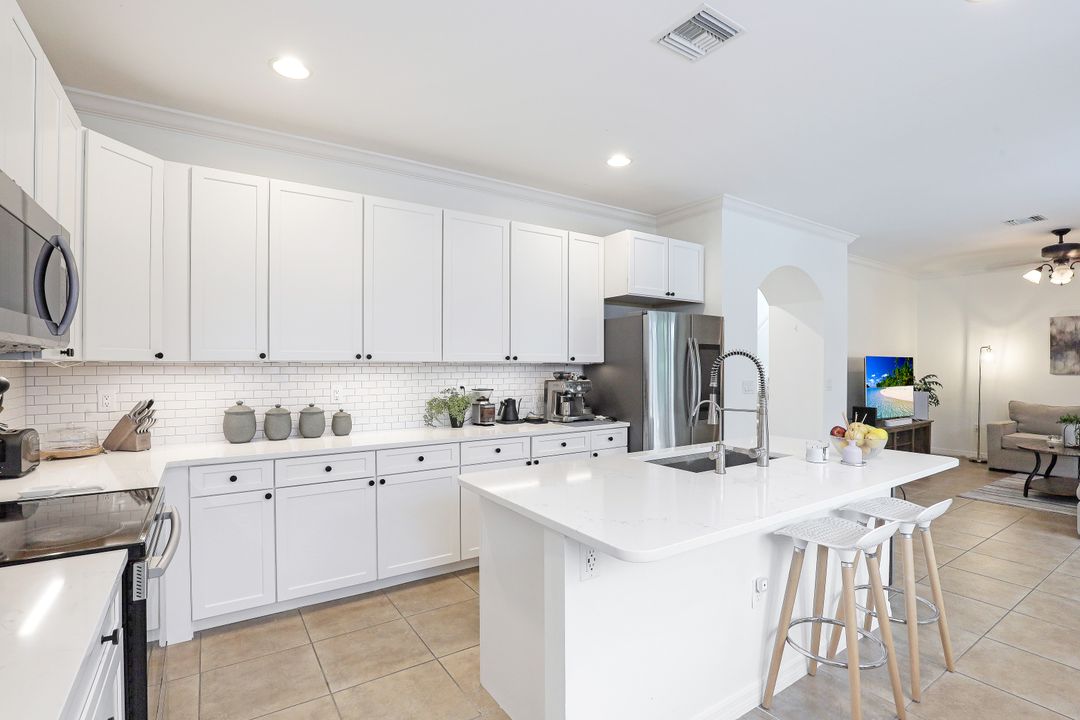 8598 Sumner Ave, Fort Myers, FL 33908