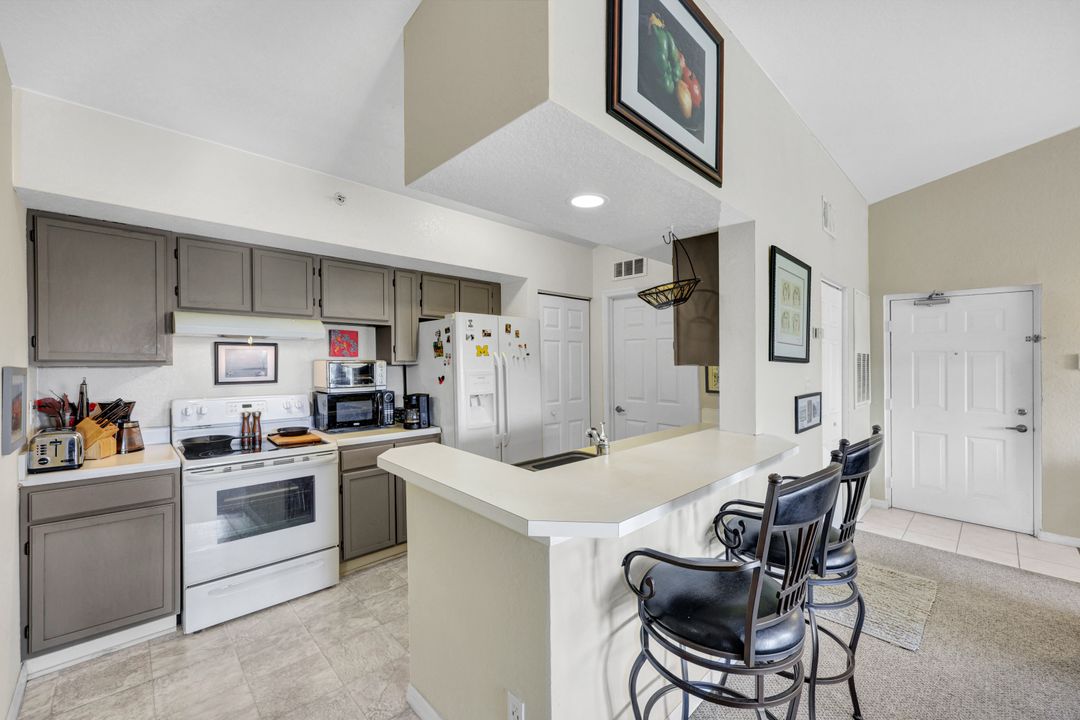 4630 St Croix Ln #831, Naples, FL 34109
