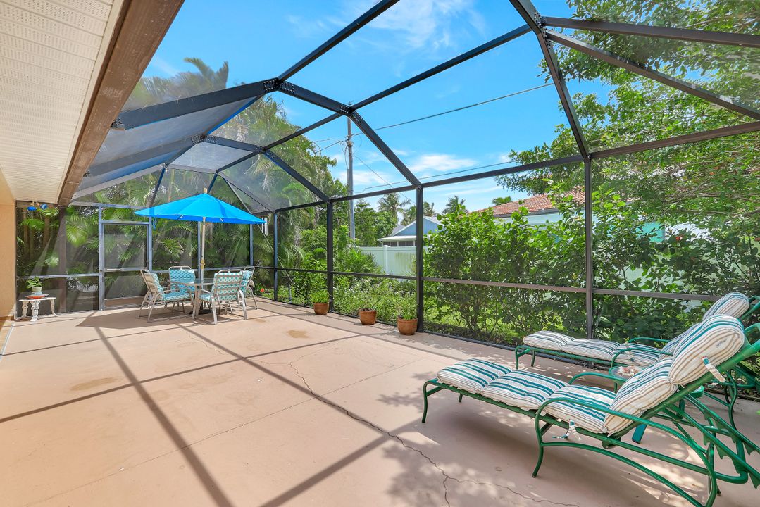 550 94th Ave N, Naples, FL 34108