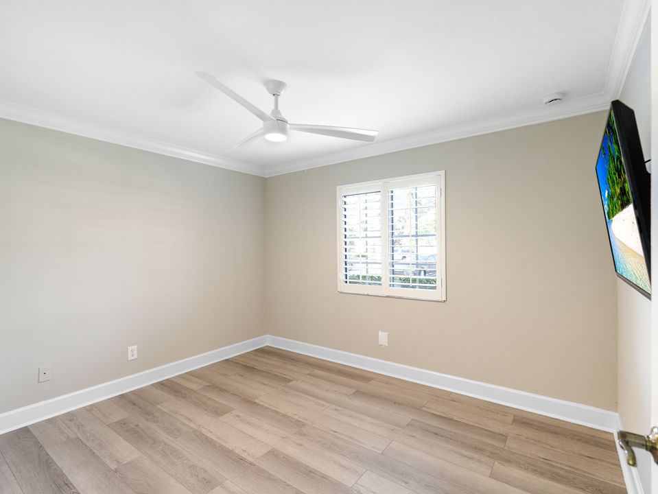 7706 Jewel Ln, Naples, FL 34109