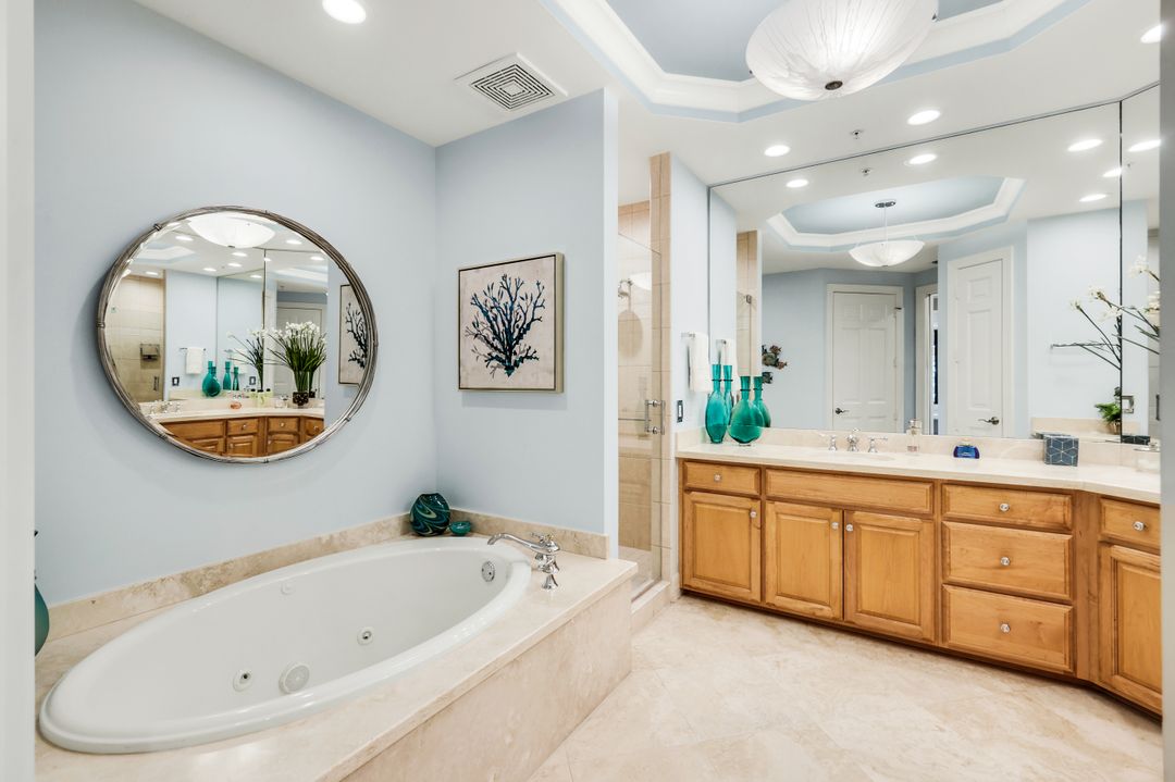 295 Grande Way #1505, Naples, FL 34110