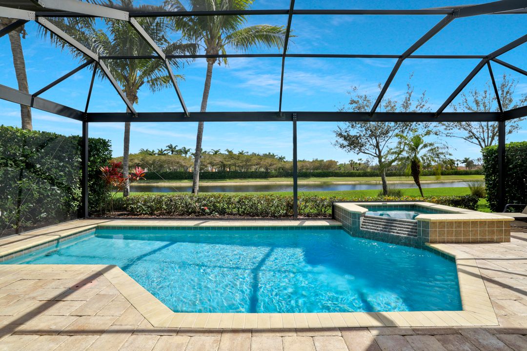 9568 Mussorie Ct, Naples, FL 34114