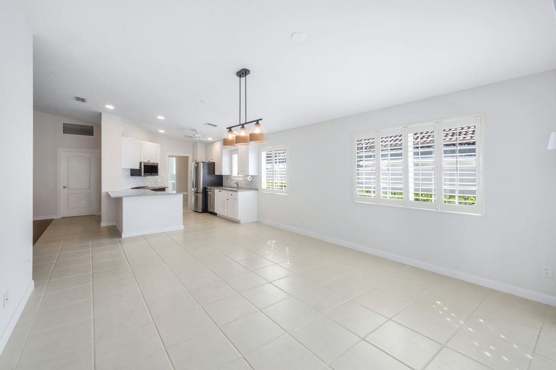 4155 St George Ln, Naples, FL 34119