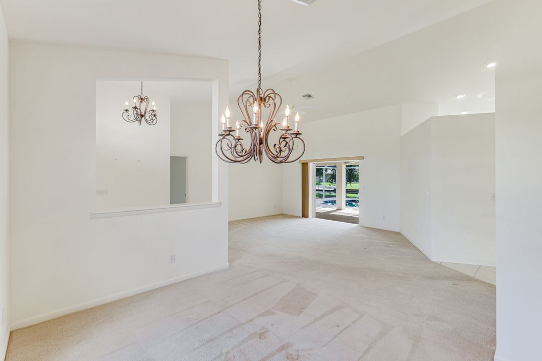 615 SE 19th Ct, Cape Coral, FL 33990