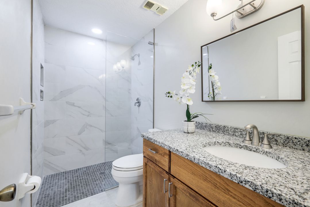 66 Emerald Woods Dr #H7, Naples, FL 34108