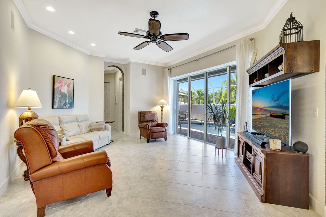 6151 Ashwood Ln, Naples, FL 34110