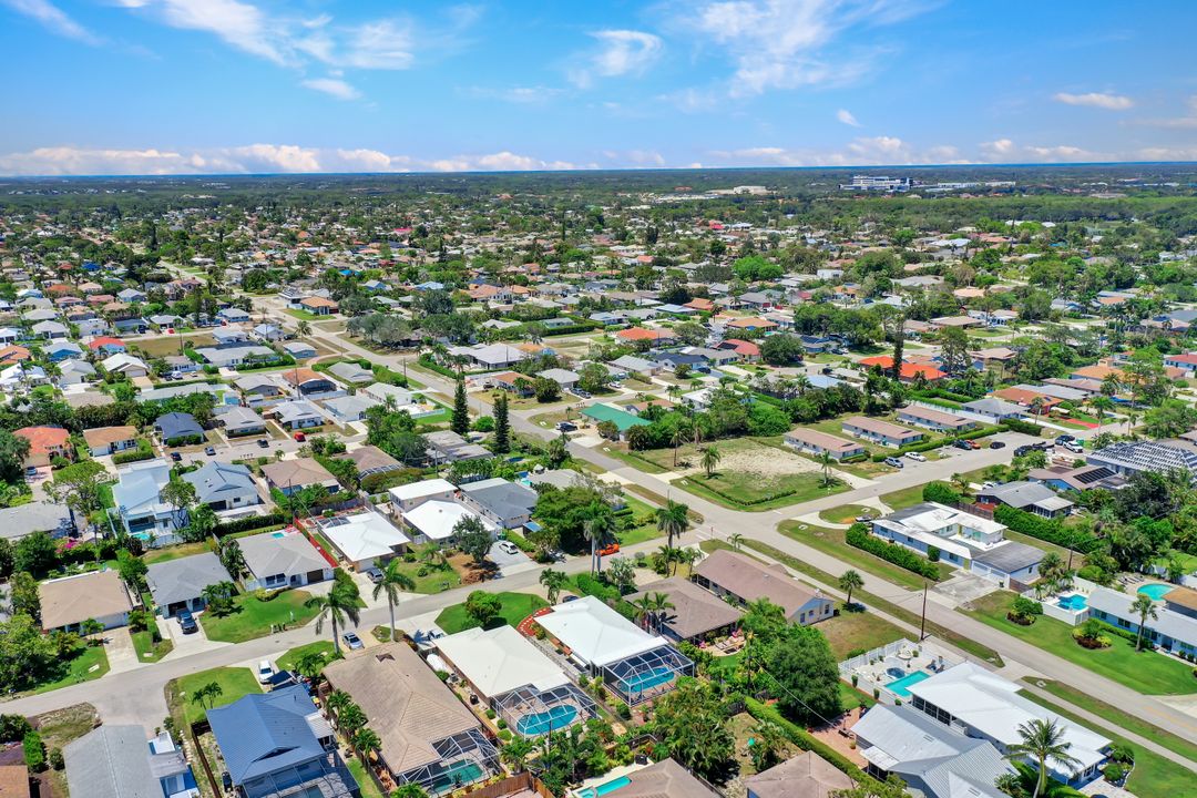 688 94th Ave N, Naples, FL 34108