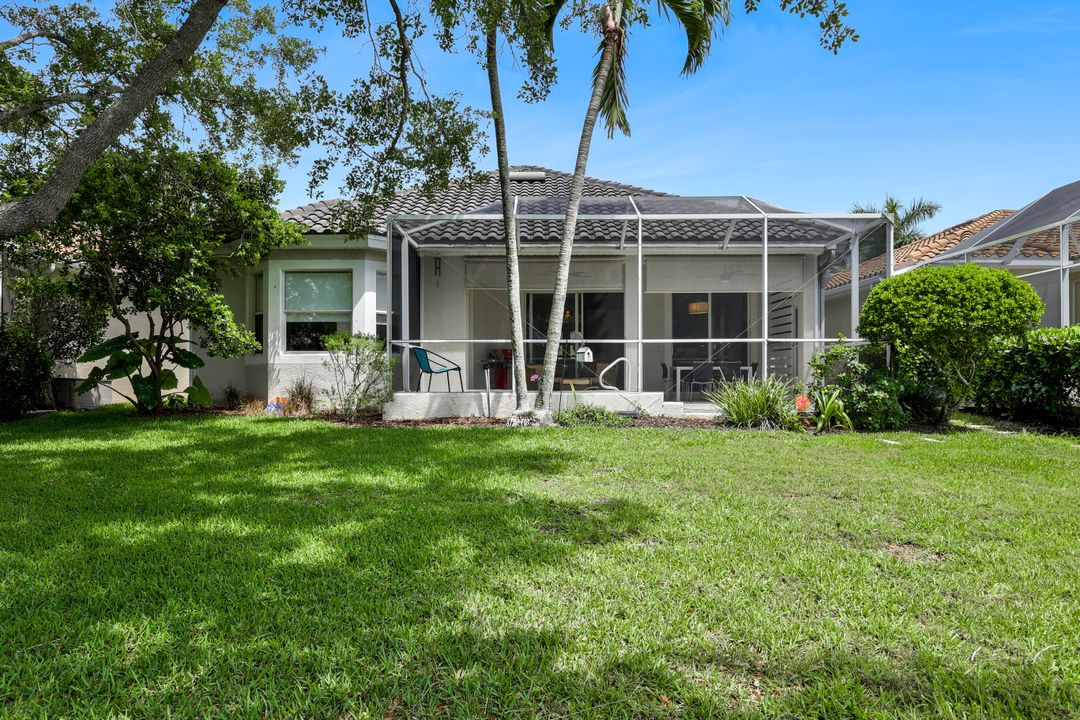 5717 Lago Villaggio Way, Naples, FL 34104