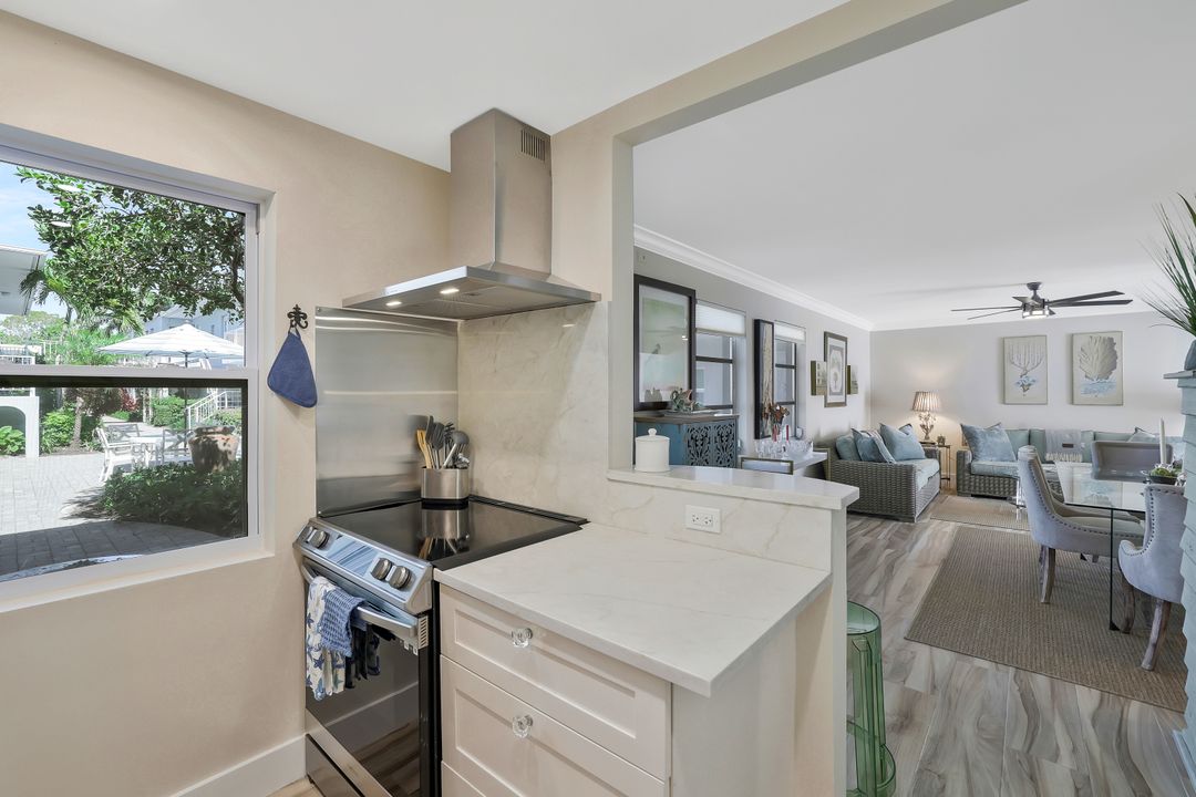 683 12th Ave S #683, Naples, FL 34102