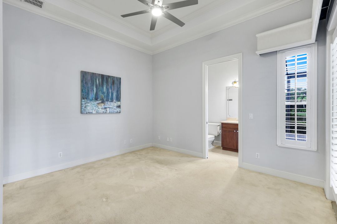 5799 Hammock Isles Dr, Naples, FL 34119