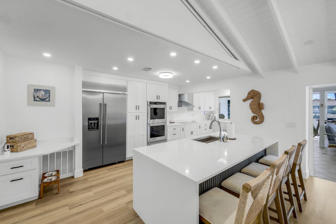 915 Pecten Ct, Sanibel, FL 33957