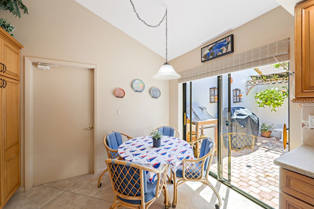 359 Bay Forest Dr  #1B, Naples, FL 34110