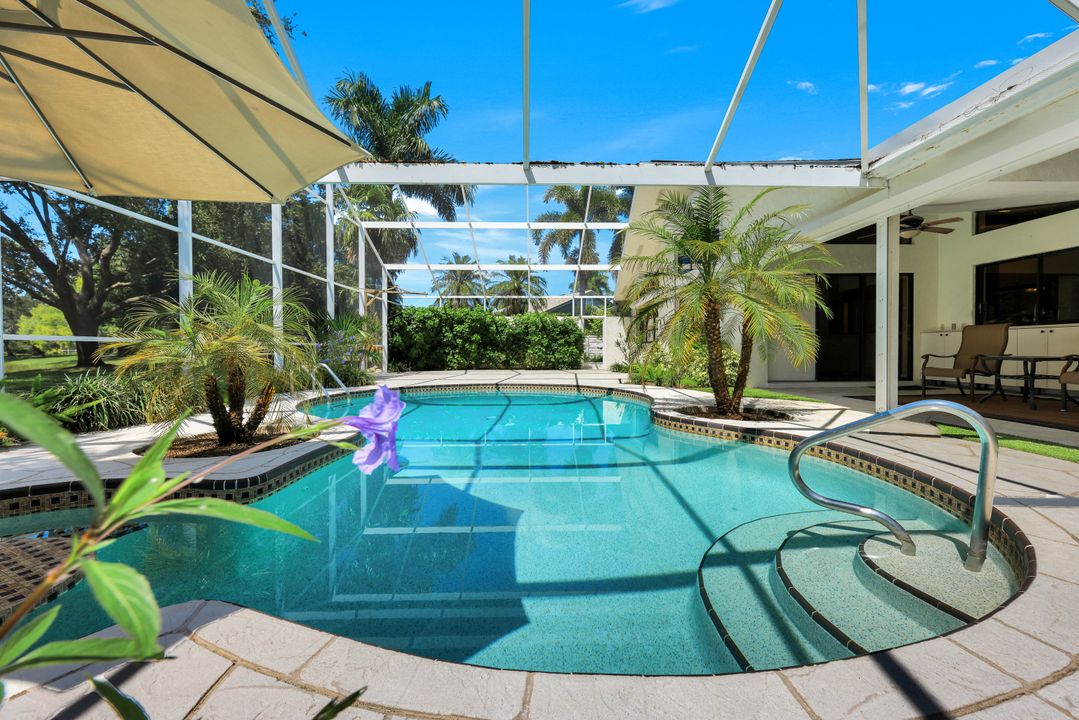 1924 Empress Ct, Naples, FL 34110
