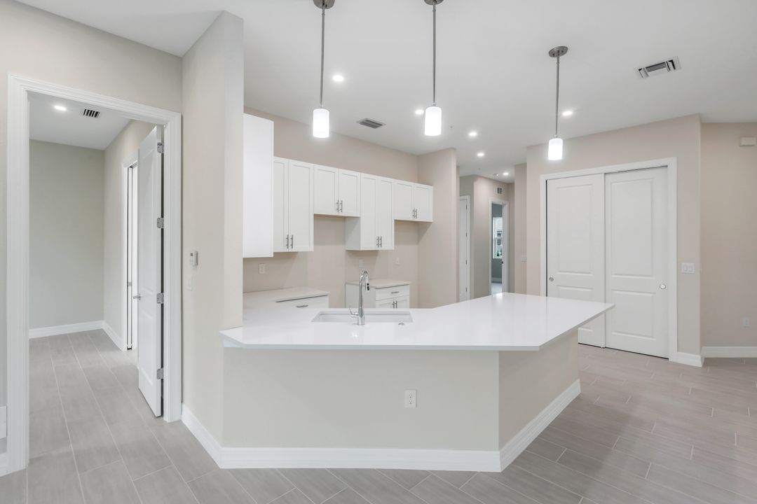 280 Antilles Wy E #101, Naples, FL 34112