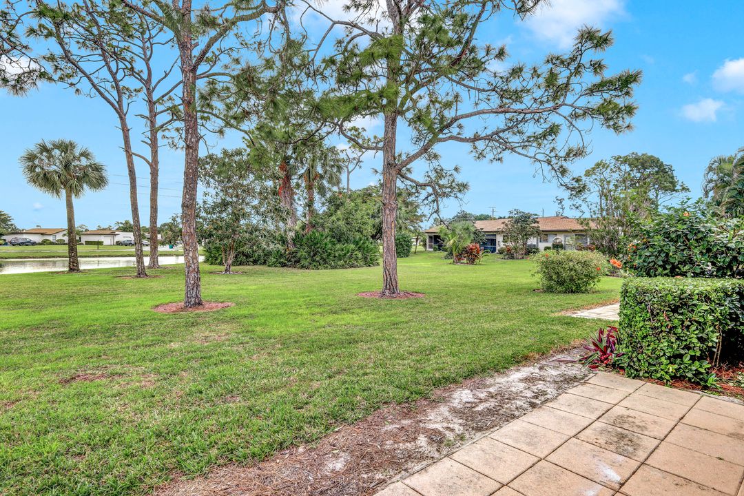 1004 Pine Isle Ln, Naples, FL 34112