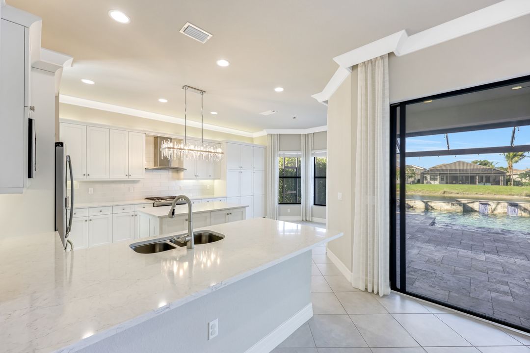 4426 Caldera Cir, Naples, FL 34119