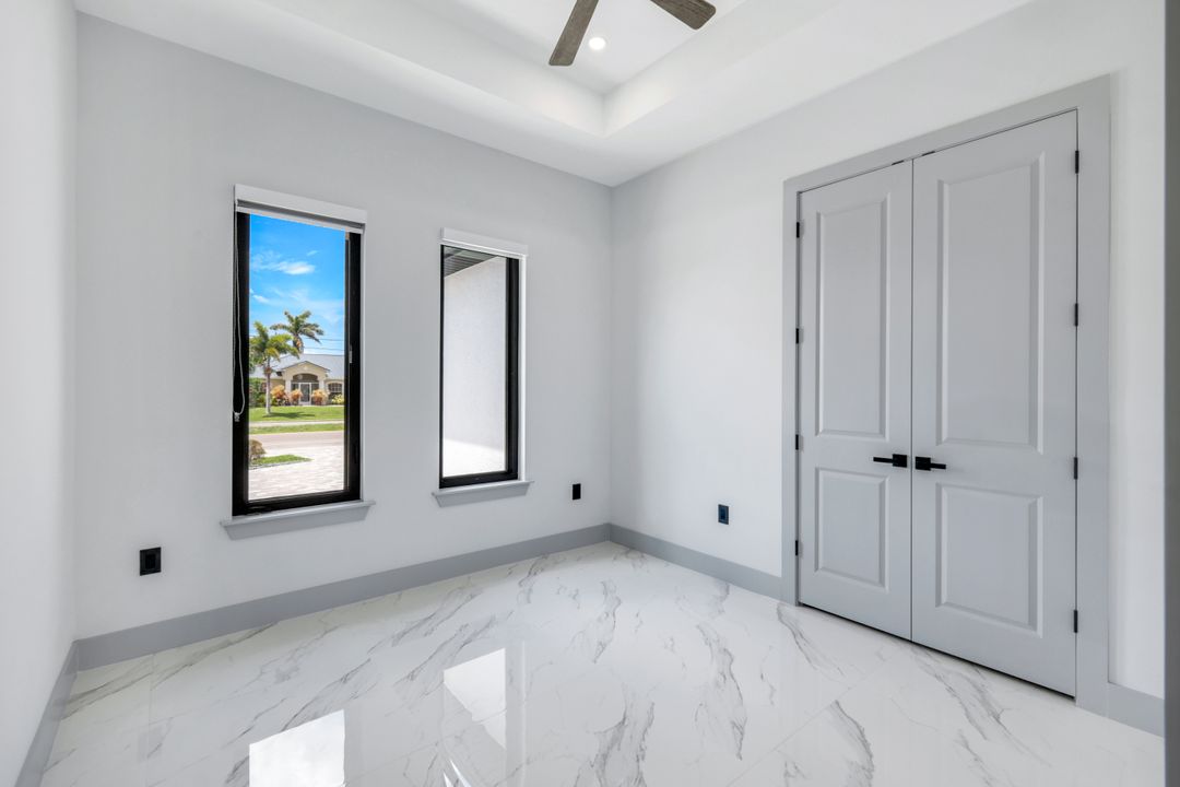 405 Mohawk Pkwy, Cape Coral, FL 33914